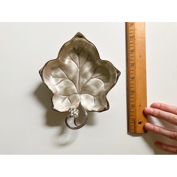 Vintage Grape Leaf Trinket Dish, Leaf Dish, EP Brass, Jewelry Dish, Silver Dish - Picture 5 of 5